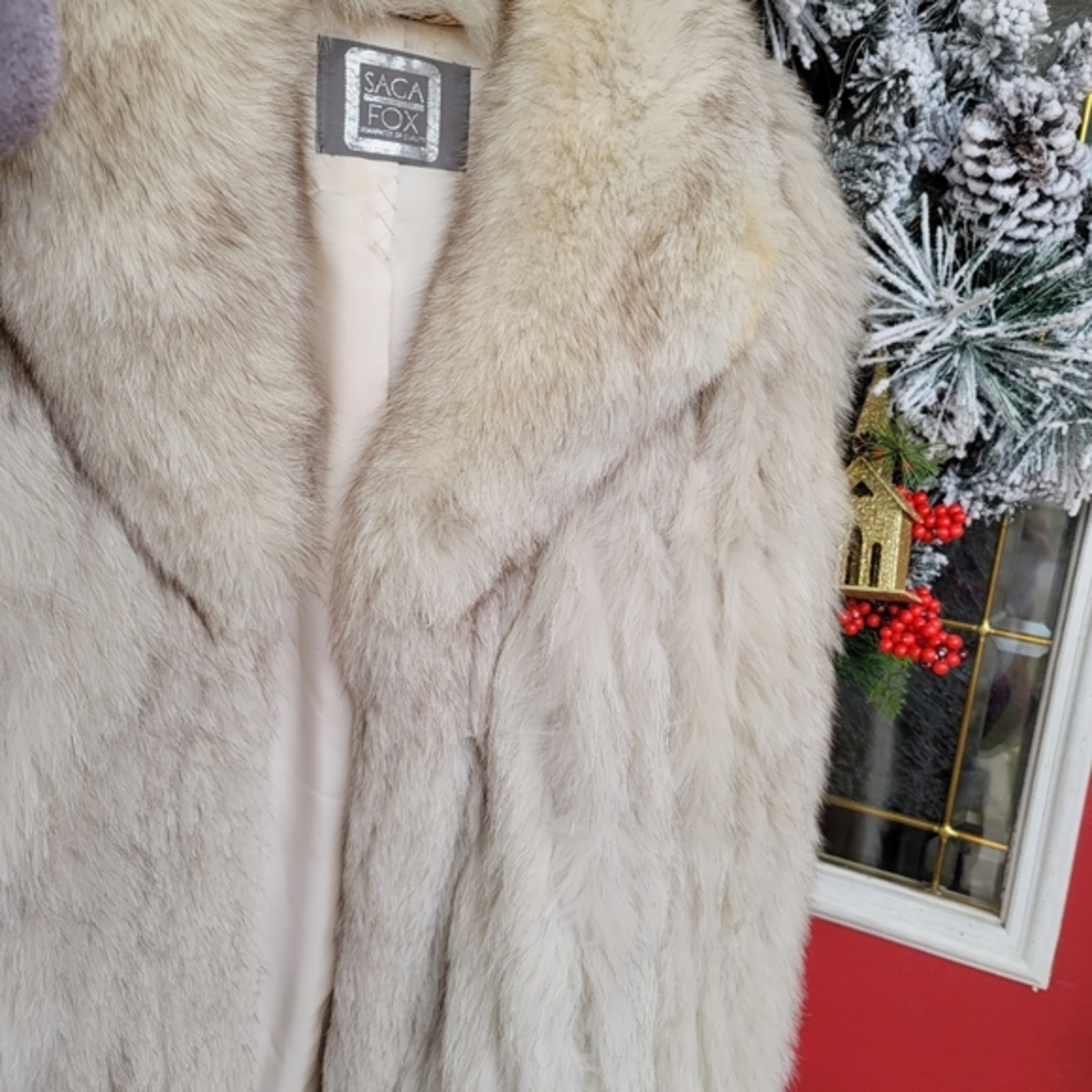 Gorgeous Vintage Silver Blue Fox Coat